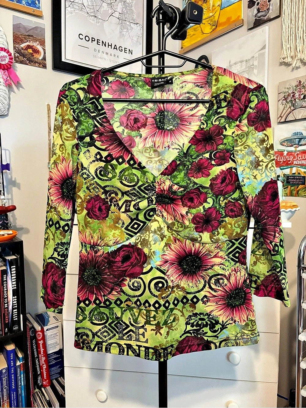 Tribal Floral Long Sleeve Blouse in Green & Pink Size Medium Like